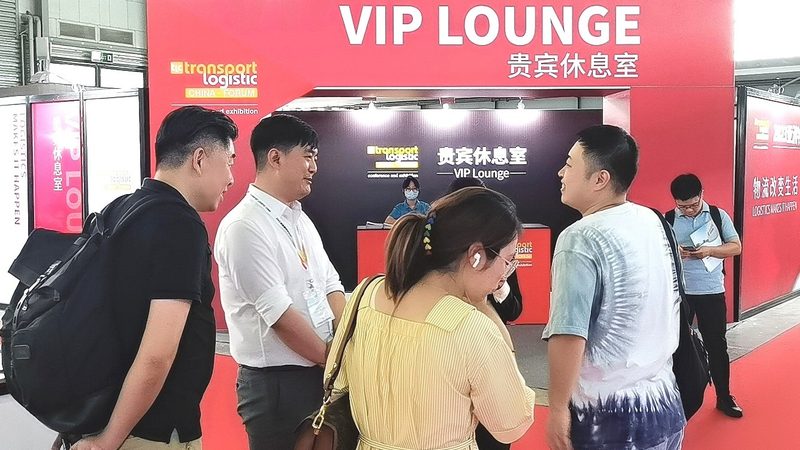 选择加盟公司时，要关注其技术支持能力。包括：